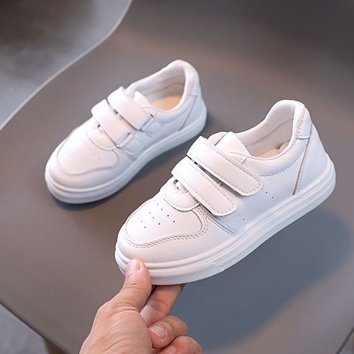 Zapatitos blancos para niños, zapatillas de algodón para niñas y nuevos zapatos casuales de alto rendimiento con suela blanda coreana para bebés en la primavera de 2020. 