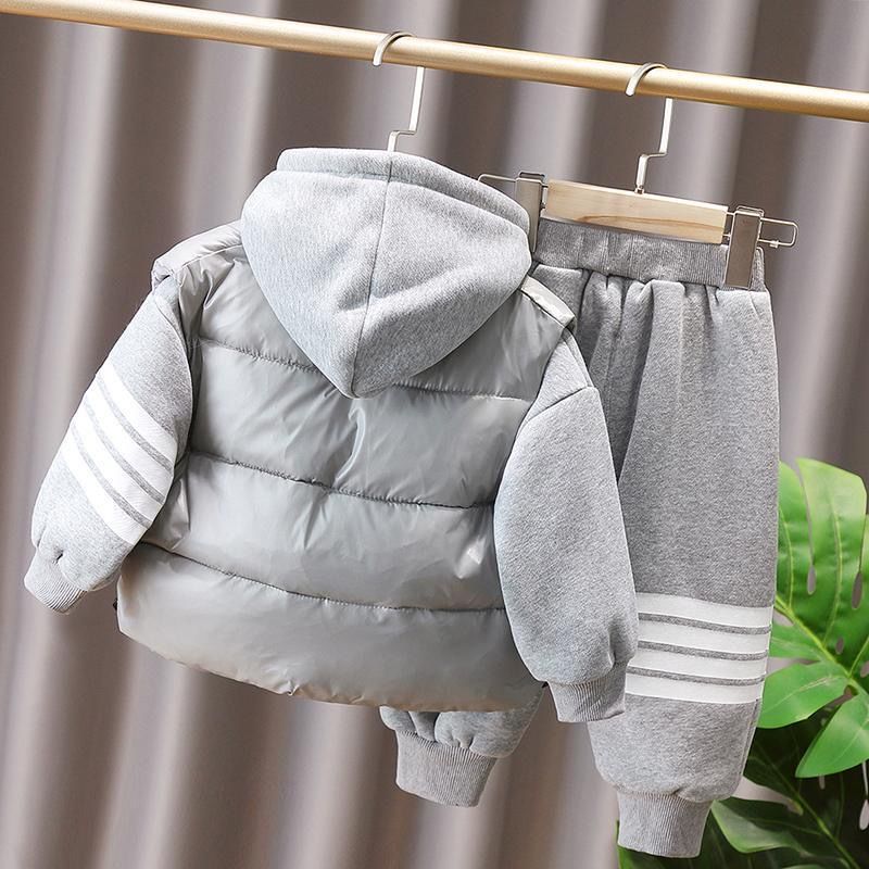 P children's sweater fleece sports three-piece set boys and girls autumn and winter Korean version medium and small children baby thickened set tide