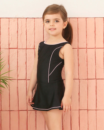 A new solid color export foreign trade Korean version of the new children's and girls' swimsuit wholesale 0.15KG