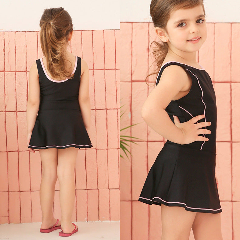 A new solid color export foreign trade Korean version of the new children's and girls' swimsuit wholesale 0.15KG