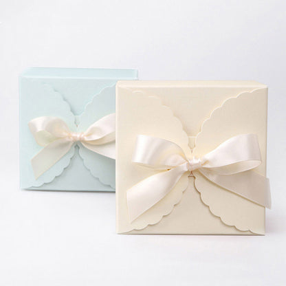 A Korean version of white cardboard soap flower handmade soap square gift box in stock simple baking candy folding small carton MOQ: 100PIECE