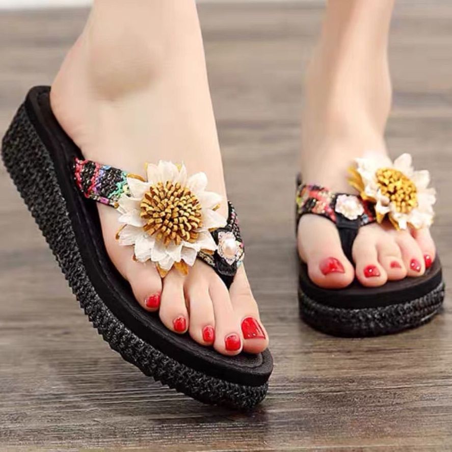 P 2023 Summer New Flower Herringbone Slippers Women's Internet Celebrity Fashion Outwear Slope Heel Thick Sole Anti slip Beach Slippers