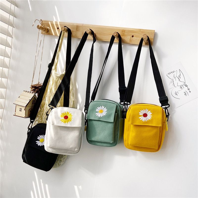 P Daisy Canvas Bag Bag Women's Crossbody Bag Korean Student Shoulder Bag Ins Internet Celebrity Versatile Small Square Bag Mobile Phone Bag 0.1KG