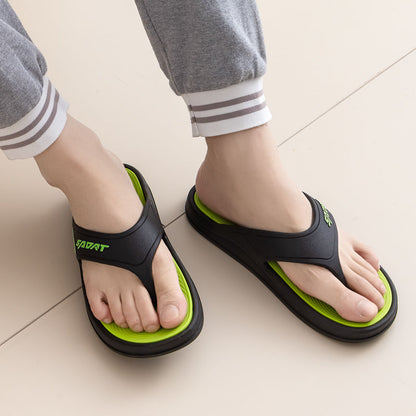 P [Cojín suave de doble capa] 2024 chanclas populares para hombres para usar al aire libre en verano, sandalias para el hogar antideslizantes y cómodas para hombres 