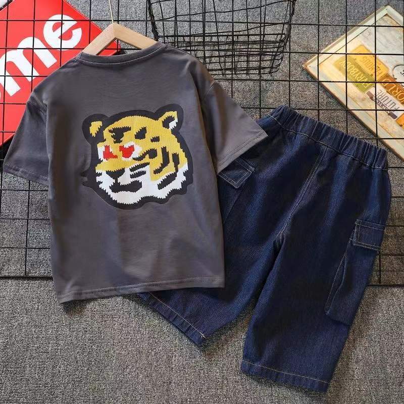 Conjunto de camiseta de tigre P para niños 2022, nuevo y atractivo conjunto de vaquero de manga corta con cabeza de tigre, edición coreana, camiseta y pantalones cortos para niños 