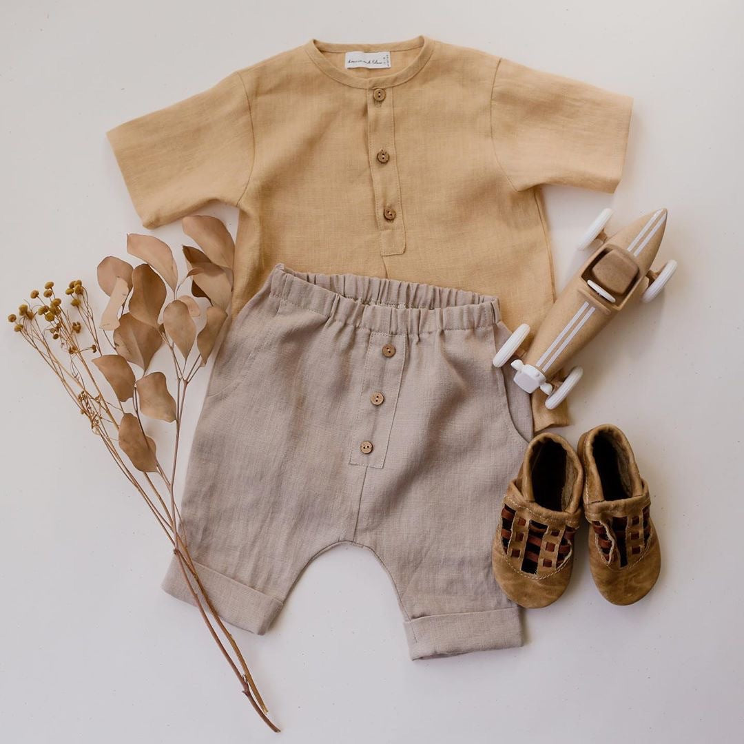 Summer Cotton and Hemp Boys' Khaki Grey Set Solid Short sleeved Pants Set Two Piece Set Single breasted T-shirt Instagram Popular