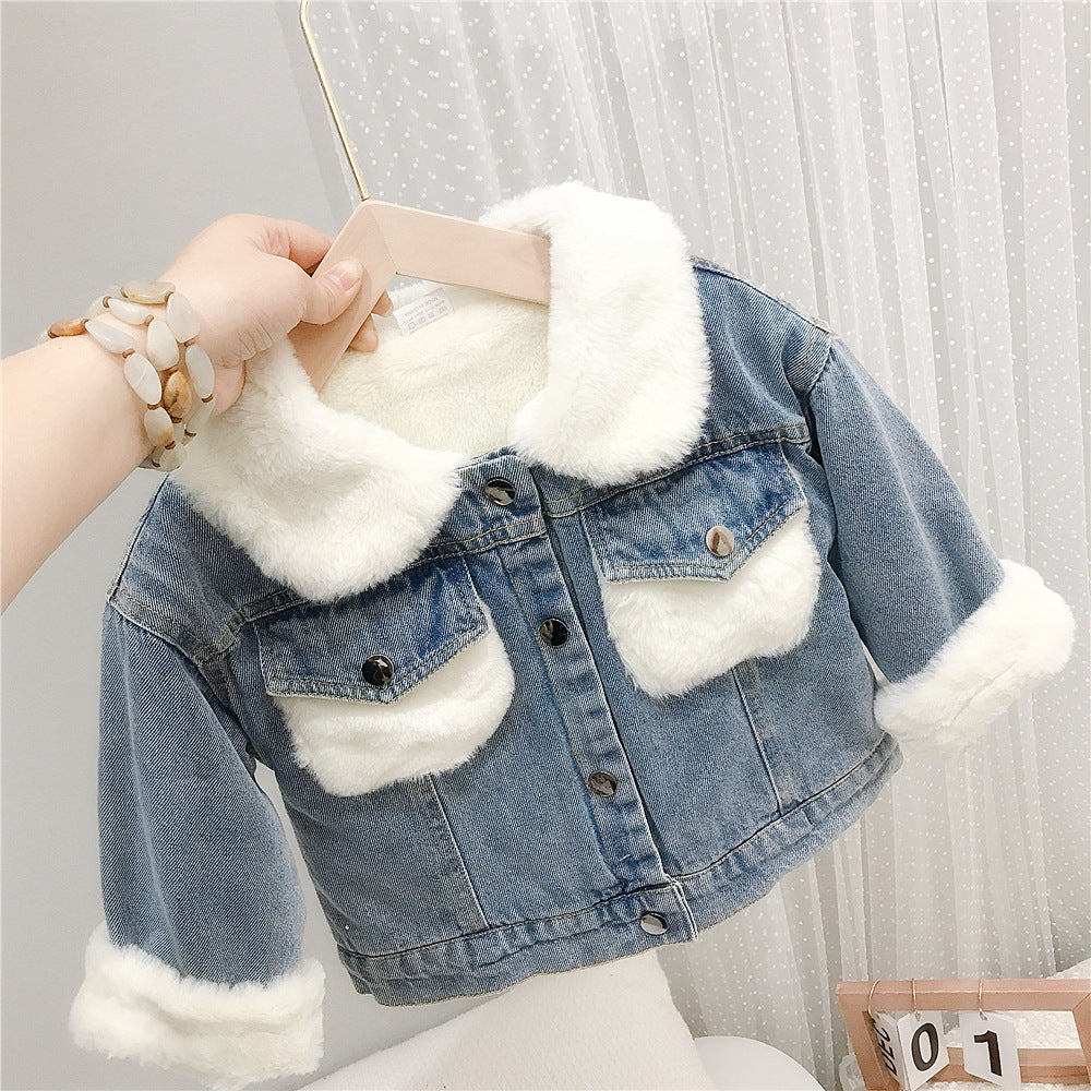 A Children's fleece thickened denim jacket, foreign style winter clothing, new girls' Korean version of denim clothes, baby tops trendy