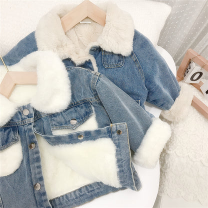 A Children's fleece thickened denim jacket, foreign style winter clothing, new girls' Korean version of denim clothes, baby tops trendy