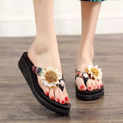 P 2023 Summer New Flower Herringbone Slippers Women's Internet Celebrity Fashion Outwear Slope Heel Thick Sole Anti slip Beach Slippers