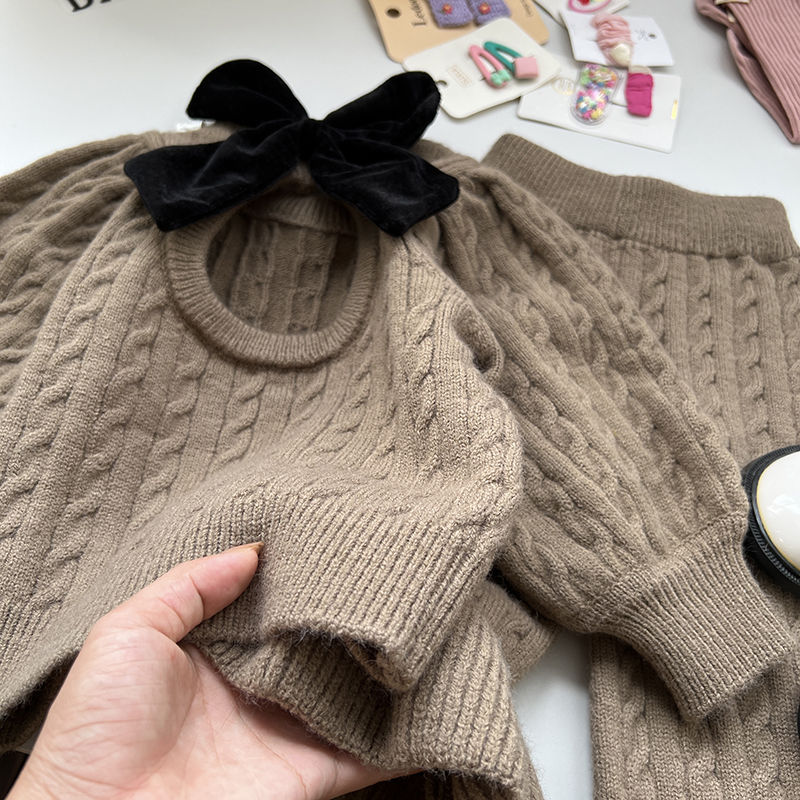 Conjunto fragante para niña, suéter de punto de moda para bebé, pantalones acampanados, conjunto informal coreano de dos piezas para niños a la moda 