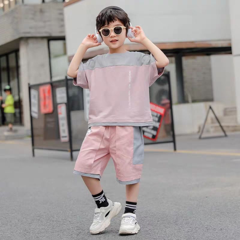 P Ropa para niños traje de verano para niños 2024 nueva versión coreana de pantalones cortos de manga corta para niños grandes ropa de dos piezas de estilo occidental 