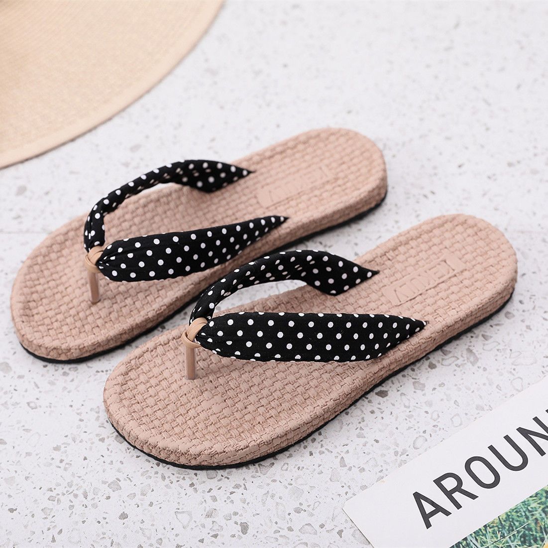 P Herringbone Slippers Female 2021 Summer New Korean Flat-bottom Joker Slippers Female Wear Fashion Beach Shoes