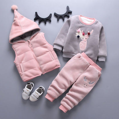 P Boys and girls 2024 winter clothes new set fleece thickened warm three-piece set baby children sweater winter clothes