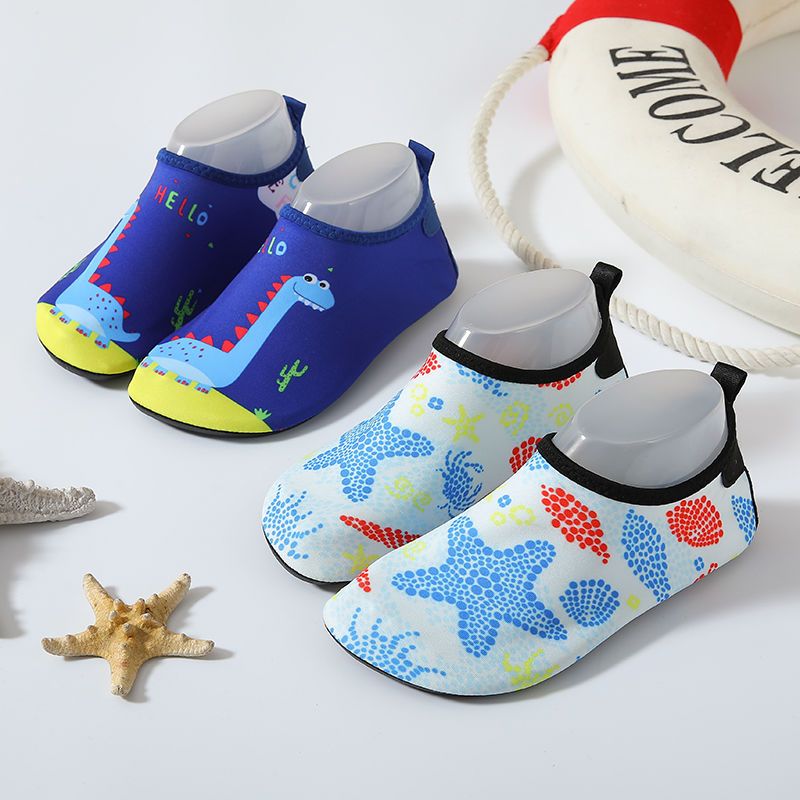 P Beach shoes, women and men diving shoes, snorkeling socks, children wading swimming, non-slip, soft-soled, quick-drying and anti-cutting upstream shoes and socks.