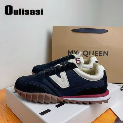 P Oulisasi Retro Forrest Gump Zapatos para mujer Hit Primavera 2024 Nuevos zapatos alemanes de entrenamiento Athleisure Muffin Daddy 