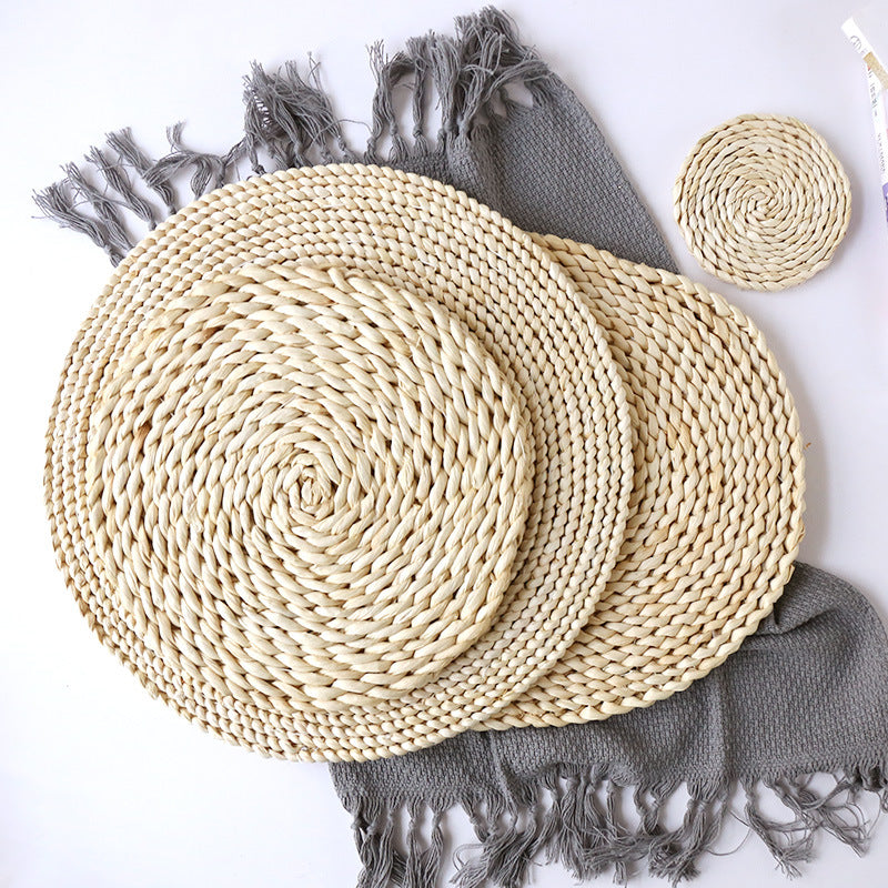 A Japanese-style home natural corn husk handmade straw plus thermal insulation tea mat table mat heat-resistant casserole mat plate cup placemat