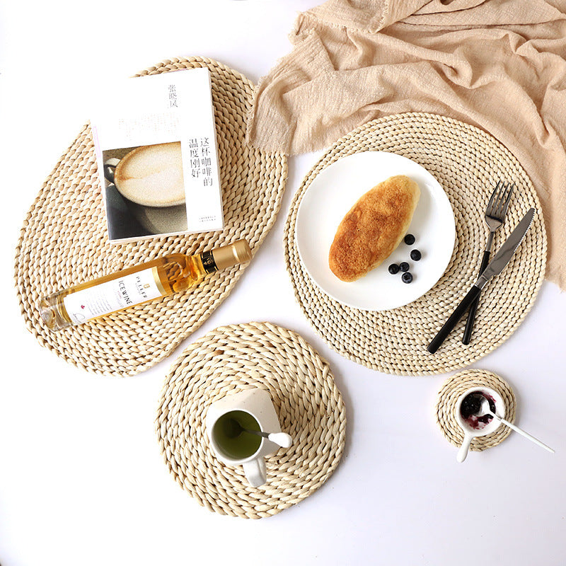 A Japanese-style home natural corn husk handmade straw plus thermal insulation tea mat table mat heat-resistant casserole mat plate cup placemat