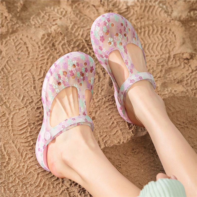 P 2024 Zapatos con agujeros para mujer, suela gruesa de verano, zapatos de gelatina, pies antiolor, pantuflas Tutou para uso externo, zapatos de playa transpirables de dos usos 