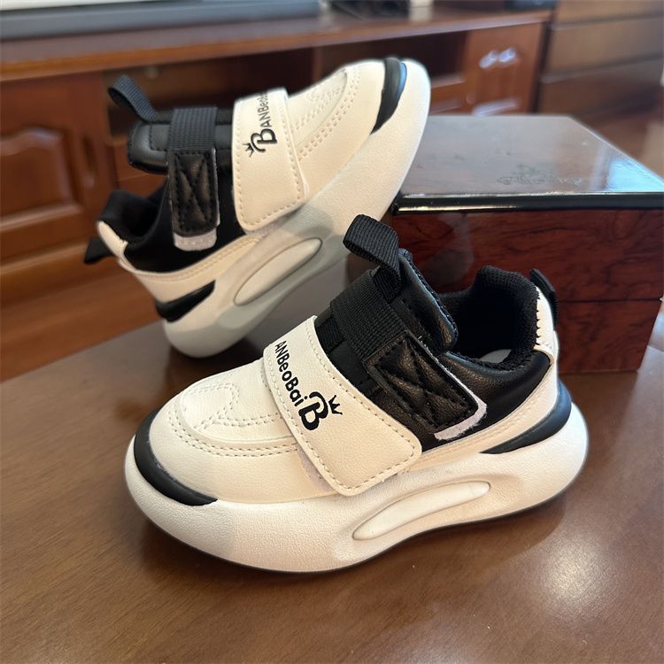 P New Baby Shoes Spring and Autumn Little White Shoes Walking Shoes Soft Sole Boys and Girls Sports Shoes Versatile 1-2-3 Years Old 5