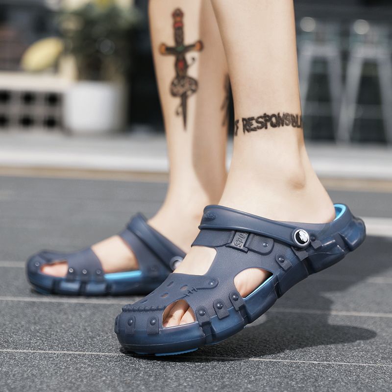 P verano nuevos zapatos con agujeros sandalias y zapatillas para hombre palabra de arrastre para uso interior y exterior sandalias de playa y zapatillas antideslizantes Baotou. 