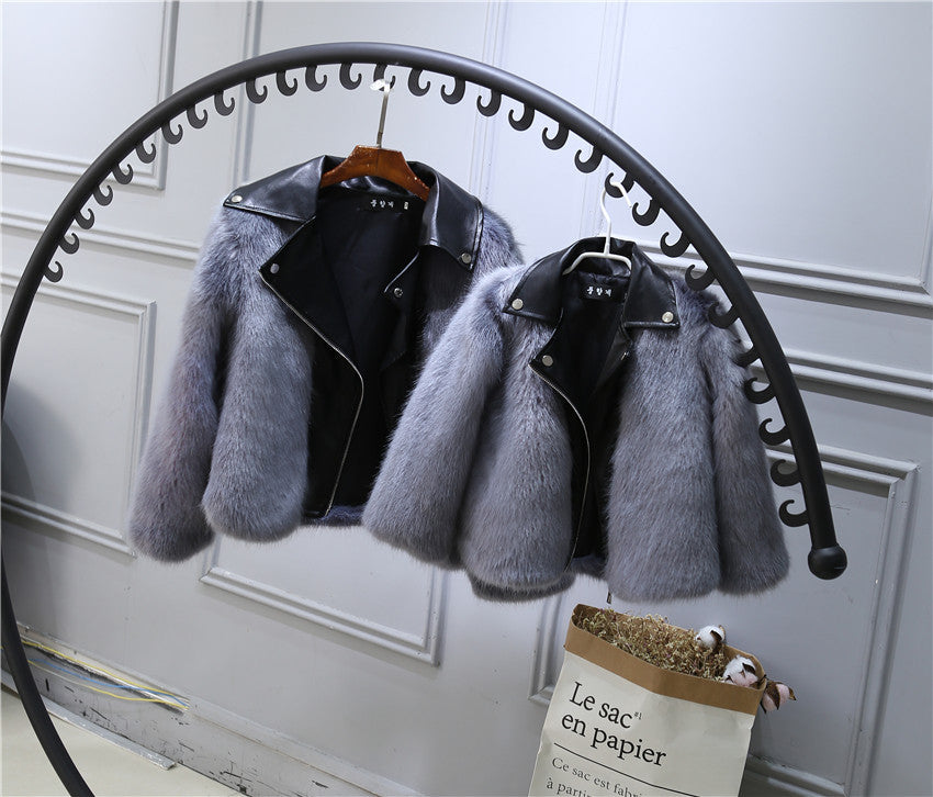 A Autumn and winter children's clothing, foreign-style wool sweater, imitation fox fur jacket, thickened locomotive clothing, short fur integrated