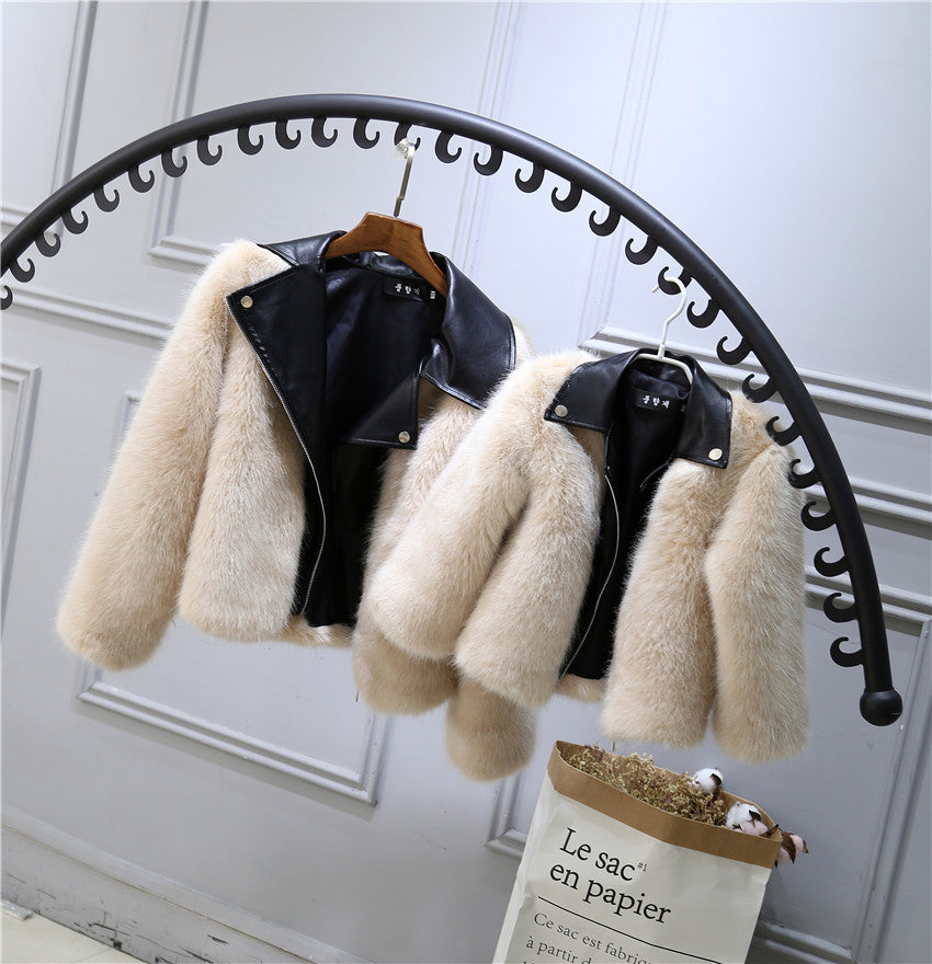 A Autumn and winter children's clothing, foreign-style wool sweater, imitation fox fur jacket, thickened locomotive clothing, short fur integrated