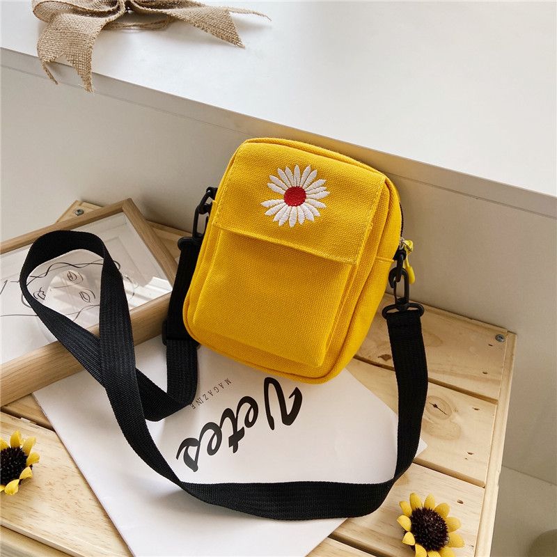 P Daisy Canvas Bag Bag Women's Crossbody Bag Korean Student Shoulder Bag Ins Internet Celebrity Versatile Small Square Bag Mobile Phone Bag 0.1KG