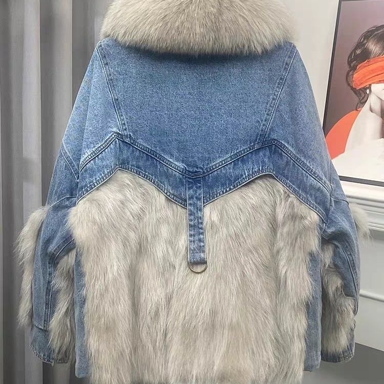 P young fur denim pie overcome female 2024 Internet celebrity stitching new Haining fashion imitation raccoon hair short