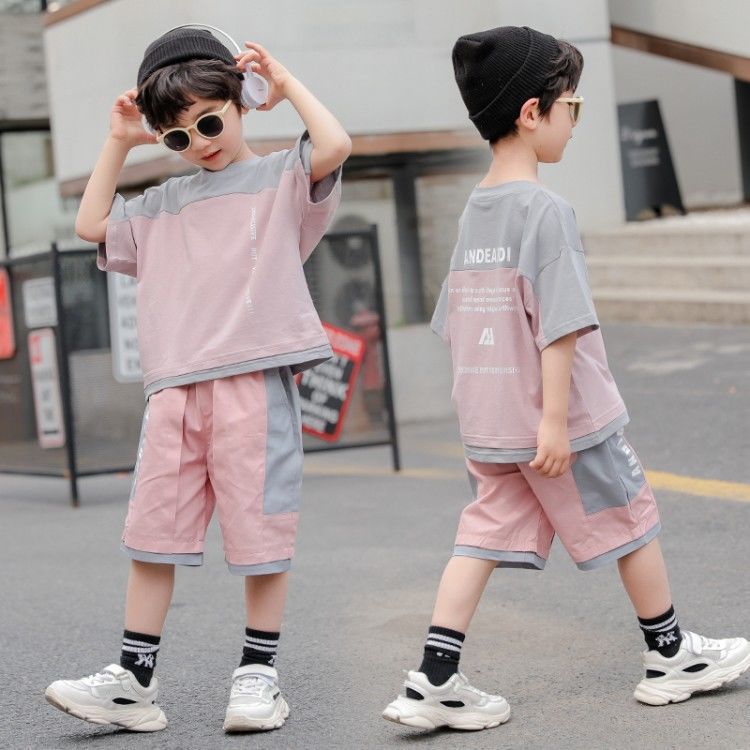 P Ropa para niños traje de verano para niños 2024 nueva versión coreana de pantalones cortos de manga corta para niños grandes ropa de dos piezas de estilo occidental 