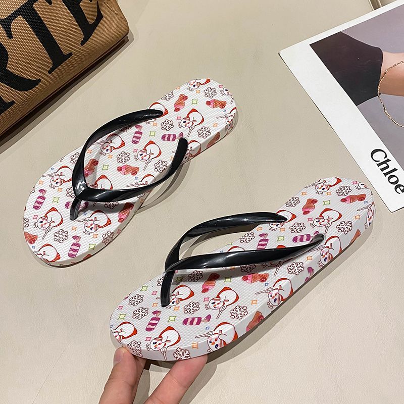 Las nuevas zapatillas de espiga de verano están de moda, son antideslizantes y se pueden usar por fuera. Las sandalias de playa casuales para mujer están de moda y los pies están frescos. 