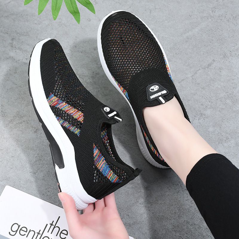 P Summer old Beijing cloth shoes for women, hollow shoes for middle-aged and elderly people, comfortable and breathable shoes for mothers, versatile casual mesh shoes