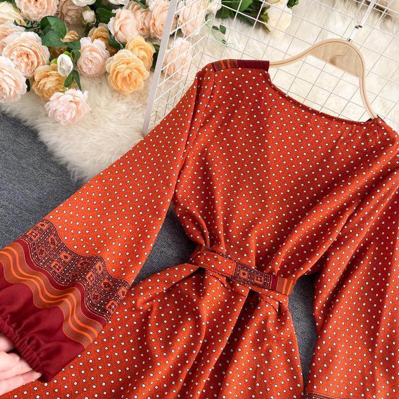 A European and American retro printing lace-up waist and thin temperament V-neck foreign gas bubble sleeve long dress women's autumn and winter