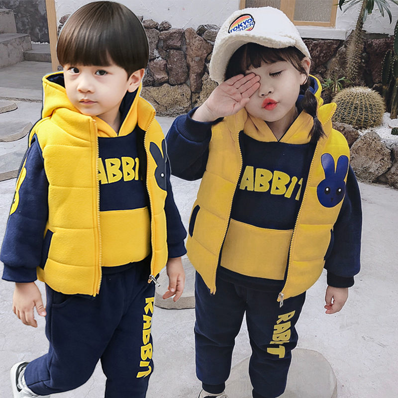 P baby girl 1 year old baby girl 3 children's clothing fleece thickened boys sweater three-piece set children's winter warm jacket set