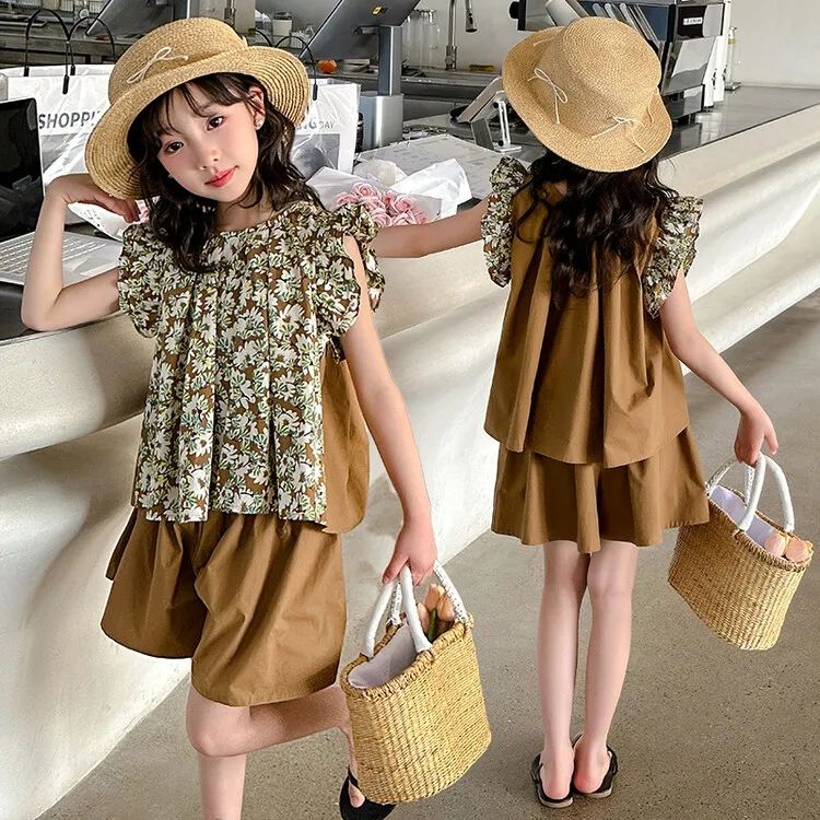 P Girls Fragmented Flower Set Summer 2024 New Fashionable and Fashionable Summer Children's Ice Silk Doll Two piece Set Shorts Trendy