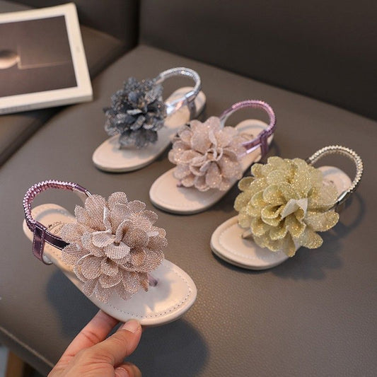 P 2023 new summer flowers pinch girls sandals children beach shoes tide slippers parent-child shoes.