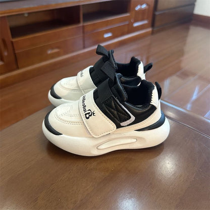 P New Baby Shoes Spring and Autumn Little White Shoes Walking Shoes Soft Sole Boys and Girls Sports Shoes Versatile 1-2-3 Years Old 5