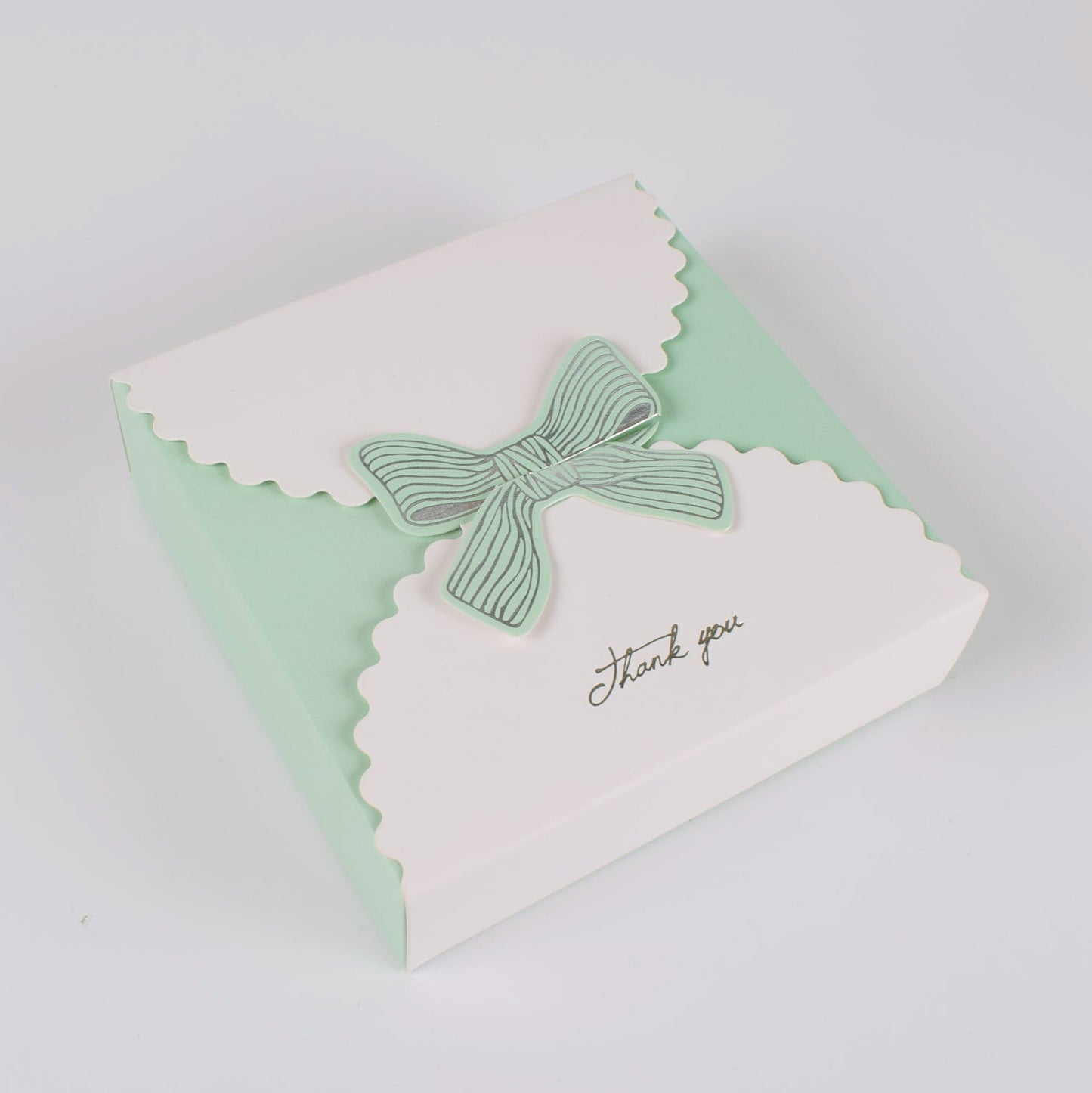 Caja de regalo con lazo grande y diseño de flores de jabón de cartón en versión coreana, caja creativa para repostería de dulces, venta al por mayor, pedido mínimo: 100 piezas 