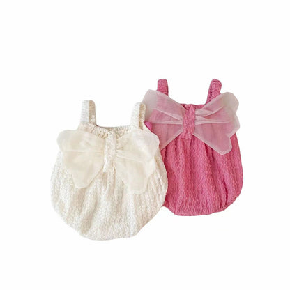 A Newborn Baby Summer Slim Clothes Female Baby Bodysuit Summer Super Cute and Cute Wings with Hanging Straps and Butt Hoops