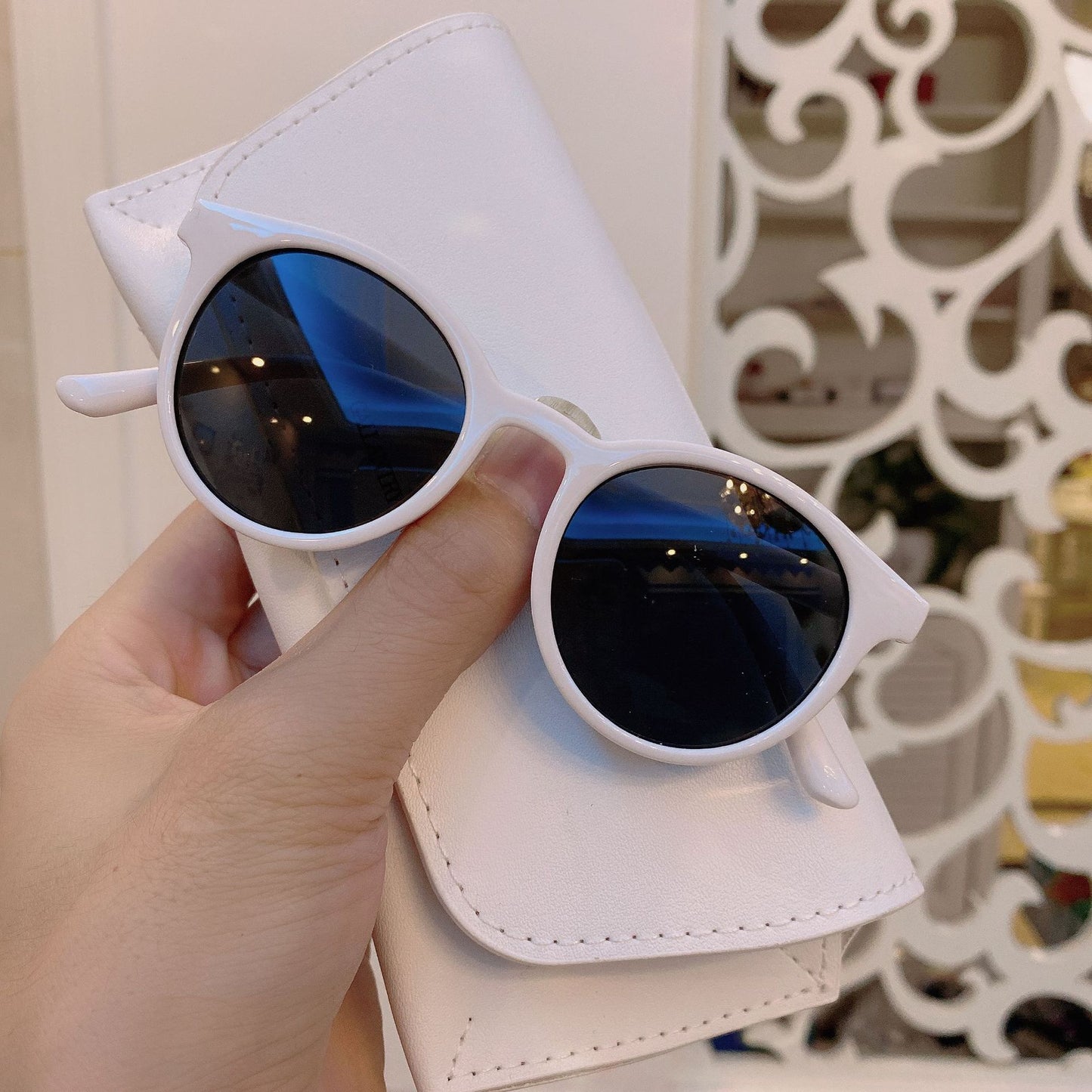 Las nuevas gafas de sol para niños más vendidas de un fabricante, estilo ovalado clásico, gafas de sol para niños y niñas, gafas de sol modernas y resistentes a los rayos UV. 