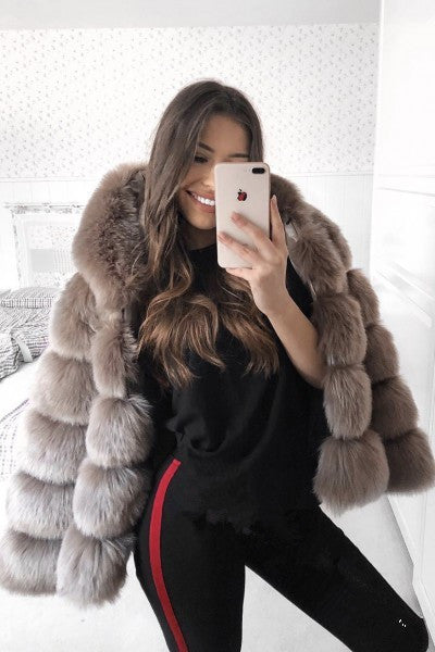 A Amazon lady autumn and winter thickened warm fluffy jacket long sleeve hat imitation rabbit fur jacket