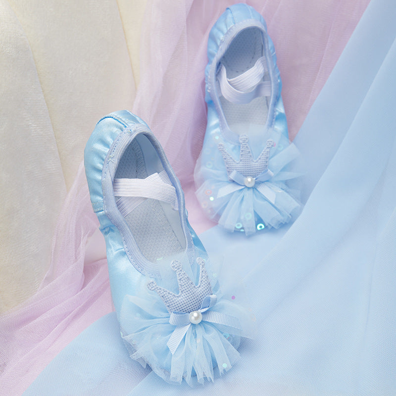 Nuevos zapatos de baile con corona de satén para niñas, zapatos de suela suave con garra de gato para acrobacias, zapatos de baile de princesa elegantes para niños. 