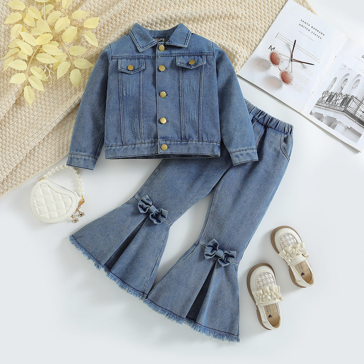 European and American children's denim suits, baby autumn clothes, new long-sleeved denim jackets, bell bottoms, fashionable children's two-piece set(WEIGHT:0.6KG)