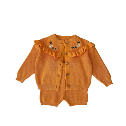 A Autumn clothes, infants, children and girls, foreign-style embroidered lotus leaf edge jacket + suspender knitted pants two-piece set