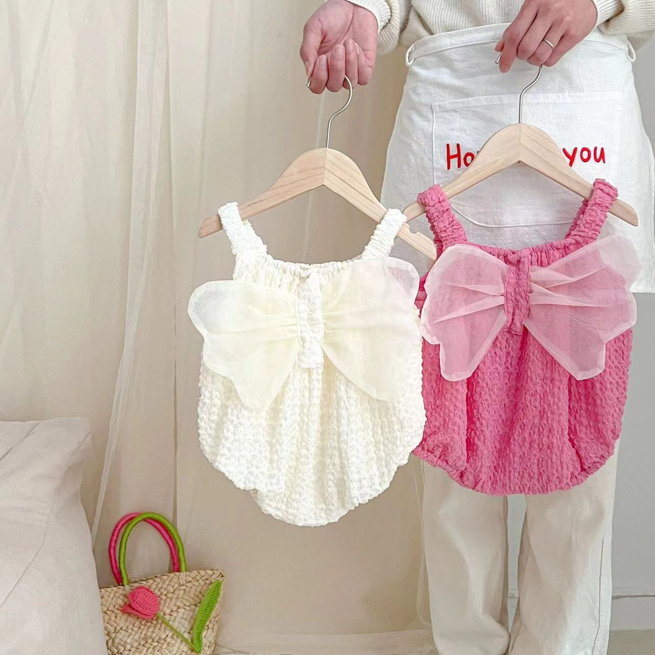 A Newborn Baby Summer Slim Clothes Female Baby Bodysuit Summer Super Cute and Cute Wings with Hanging Straps and Butt Hoops