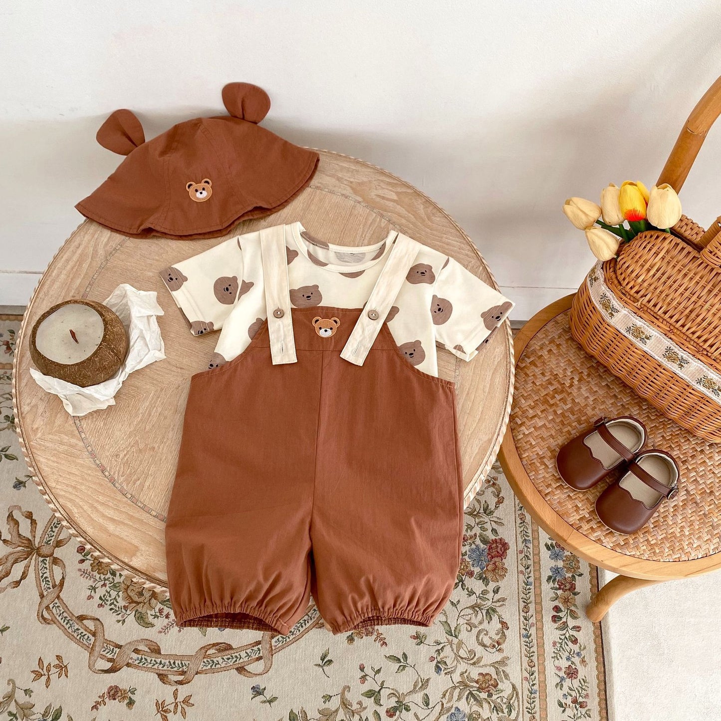 A 2024 summer popular children's clothing baby girls, baby bears, tops + elastic pants, instep straps, short climbing suits