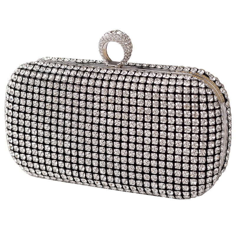 Una bolsa de cena con diamantes de imitación de venta directa de fábrica de Yixinglong, una bolsa de fiesta con diamantes grandes de plata, una bolsa de banquete noble y brillante, una bolsa de mujer transfronteriza 