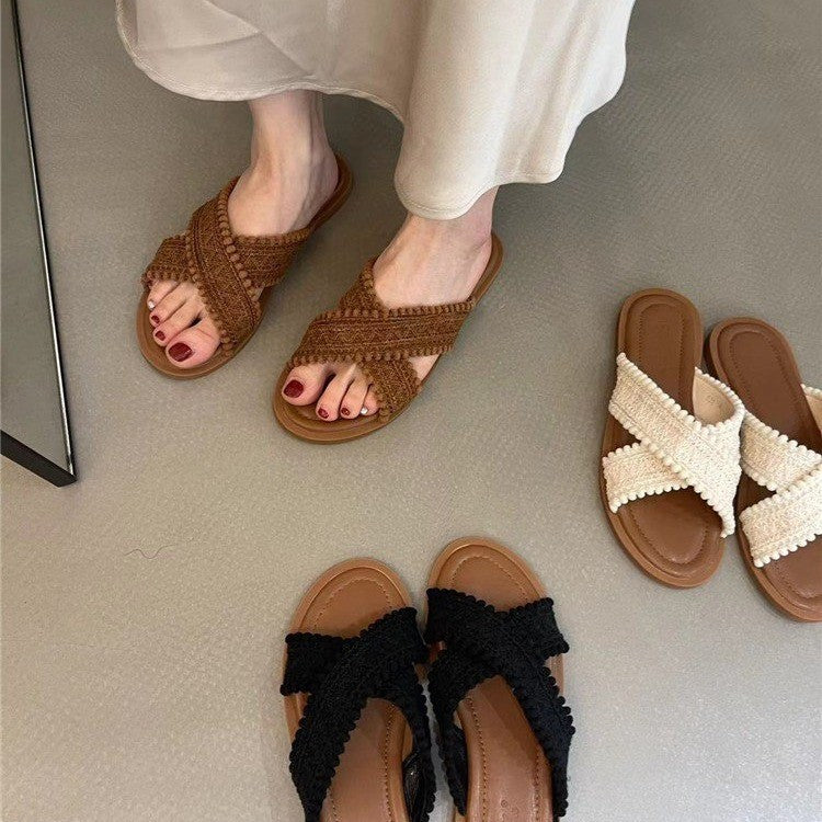 A slippers women's summer wear flat soles 2023 this year's popular new fairy style French soft soles are beautiful