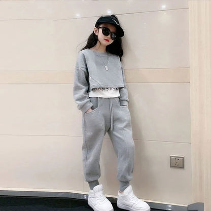 Girls' casual suit, fashionable fake two-piece girl's sweatshirt, trousers, sportswear, two-piece autumn suit, foreign children's suit, 0.38kg