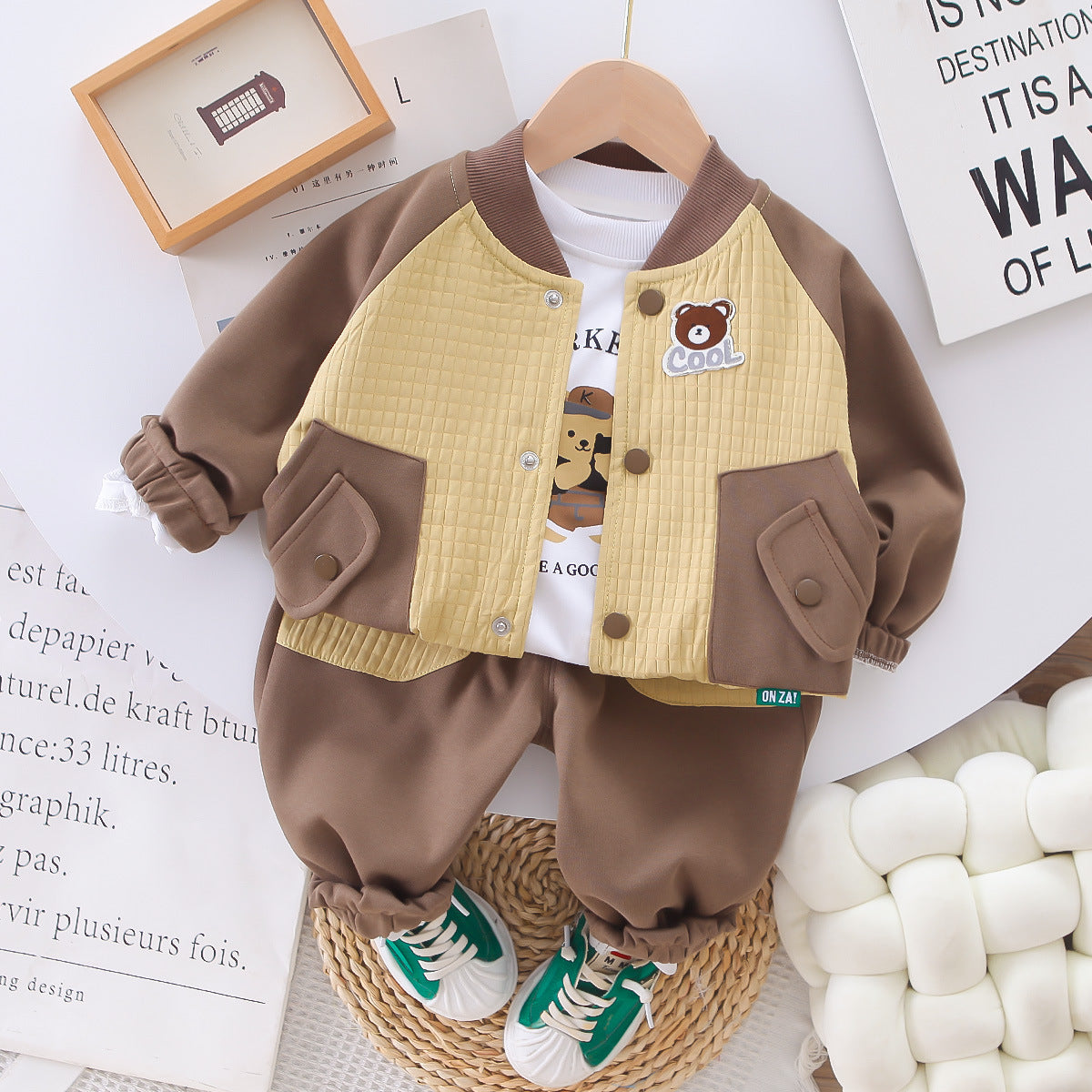 A Children's clothing, boys' autumn clothing, three-dimensional bear baseball clothing, three-piece set 1 3-4 years old baseball clothing