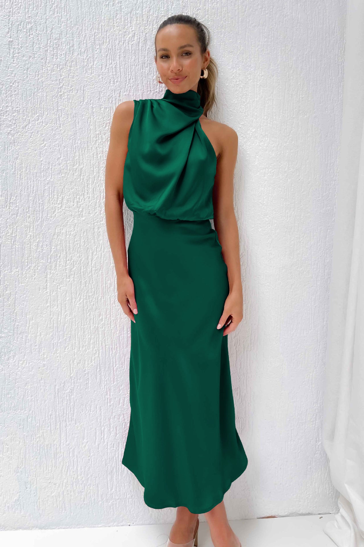 A 2024 spring and summer hot sale new high-end satin sleeveless dress European and American fashion elegant celebrity light evening dress